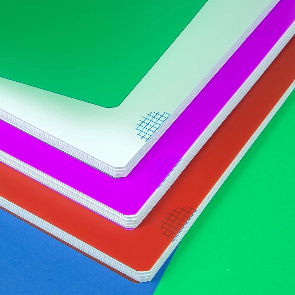 cuaderno a4 tapa plástico