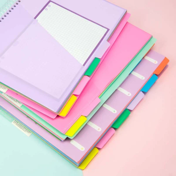 cuadernos a4 tapa plástico y separadores vista de bolsillo de los separadores